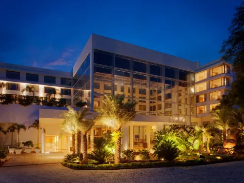 Radisson Blu Plaza Hotel Hyderabad Banjara Hills Exterior Photos