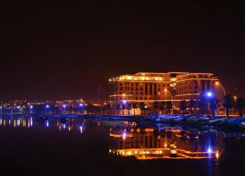 Wellborn Luxury Hotel Exterior Photos