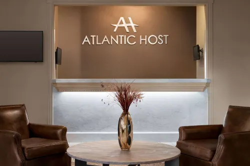Atlantic Host Hotel, Trademark Collection by Wyndham Aree comuni Photos