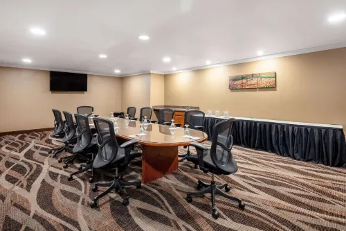 Ramada by Wyndham Spokane Airport Business Facilities Photos