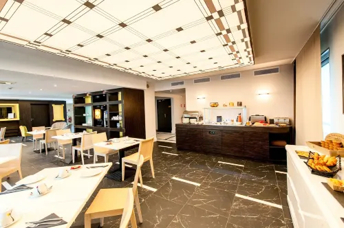 Best Western Hotel Journel Antibes-Juan-Les-Pins Dining Photos
