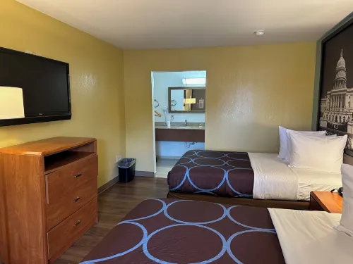 Super 8 by Wyndham Alexandria/Washington D.C. Area Chambres Photos