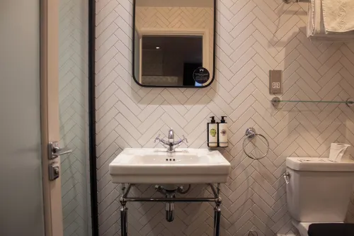 The Winchester Hotel and Spa Kamar Photos