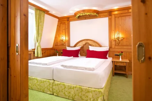 Park Hotel Laim Phòng Photos