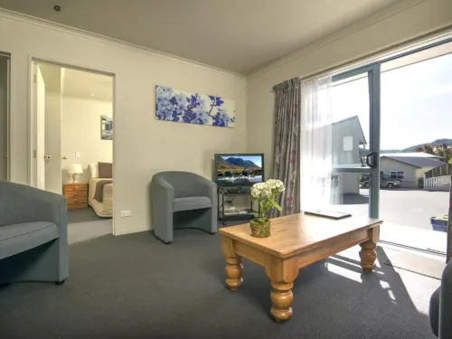 Aldan Lodge Photos