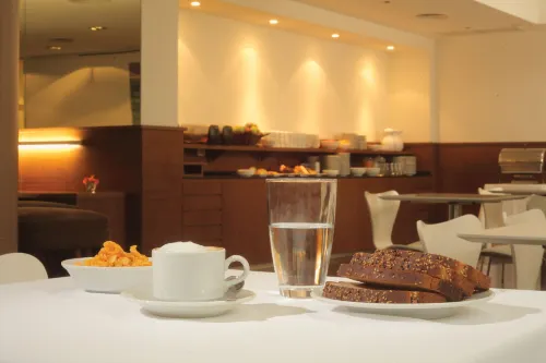 Dazzler by Wyndham Buenos Aires Maipú Dining Photos