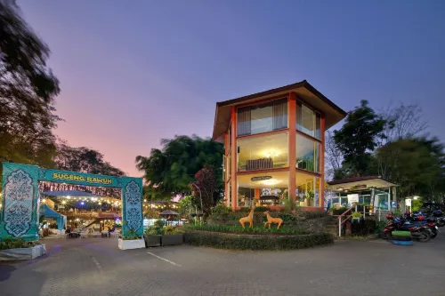 Royal Caravan Hotel & Outbound Trawas Dekat Hotel Photos