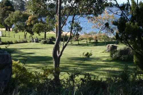 Snug Beach Cabin and Caravan Park Dekat Hotel Photos