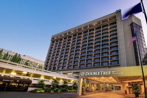 DoubleTree by Hilton Portland, or Exterior Photos