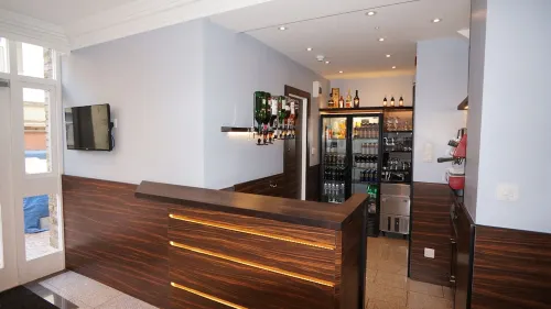 Crestfield Hotel Leisure & Recreation Photos