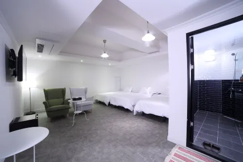 Hillside Hotel Photos