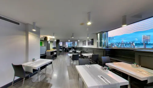 Hotel Silken Rio Santander Restauration Photos