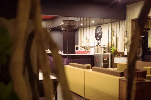 Lot 33 Boutique Hotel Dining Photos