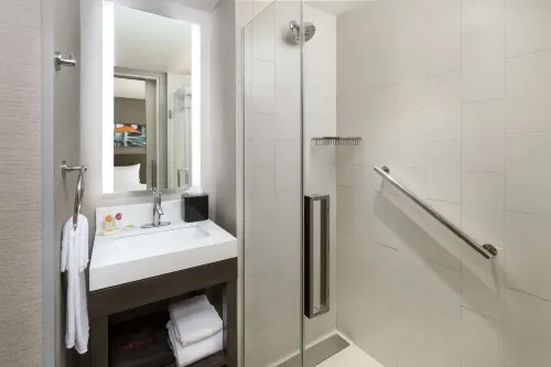 Hyatt Place New York City/Times Square Rooms Photos