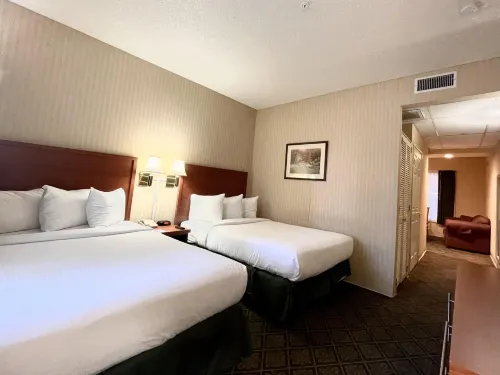 Ramada by Wyndham South El Monte Номера Photos