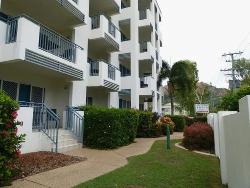 Madison Ocean Breeze Apartments Exterior Photos