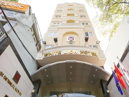 White Lion Hotel Exterior Photos