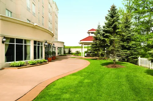Hilton Garden Inn Niagara-on-The-Lake Exterior Photos