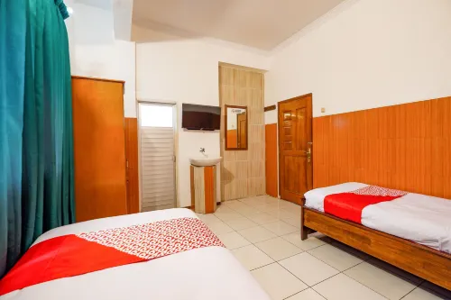 Sartika Hotel Mitra RedDoorz Pati Photos