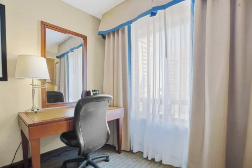 Sandman Hotel & Suites London Downtown Photos