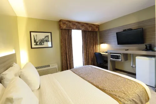 Days Inn by Wyndham Surrey Photos