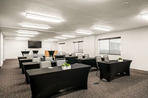 Oxford Suites Redding Business Facilities Photos