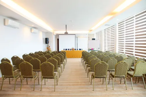 The One Hotel Makassar Fasilitas Bisnis Photos