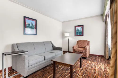Best Western Plus Parkway Inn Photos