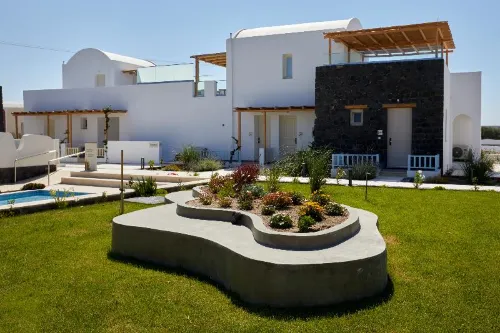 Sea Breeze Santorini Beach Resort, Curio Collection by Hilton Extérieur Photos