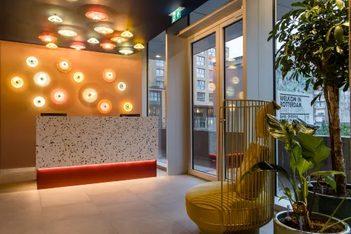 Motel One Rotterdam Öffentliche Flächen Photos