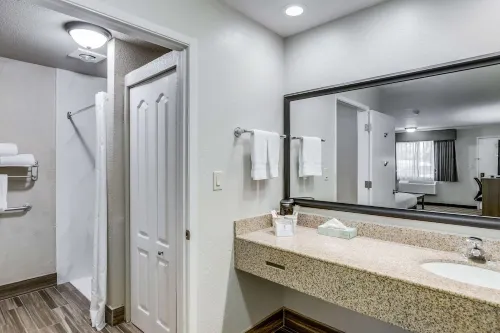 Best Western Plus Sonora Oaks Hotel  Conference Center Zimmer Photos