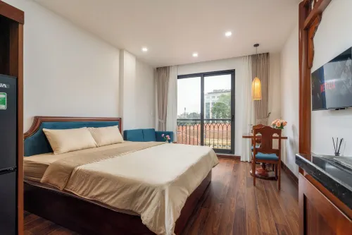 Evelyn Phong cách Đông Dương thanh lịch tại trung tâm Hà Nội Photos