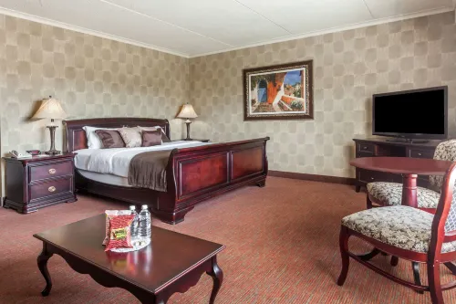 Ramada by Wyndham Fredericton Номера Photos