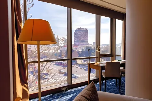Parkside Hotel & Apartments Photos