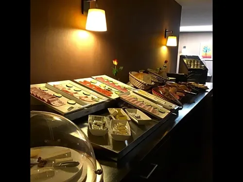 New Hotel Charlemagne Dining Photos