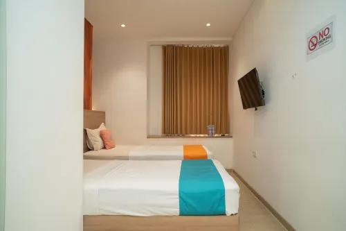Sans Hotel Kupang Indah Surabaya Kamar Photos