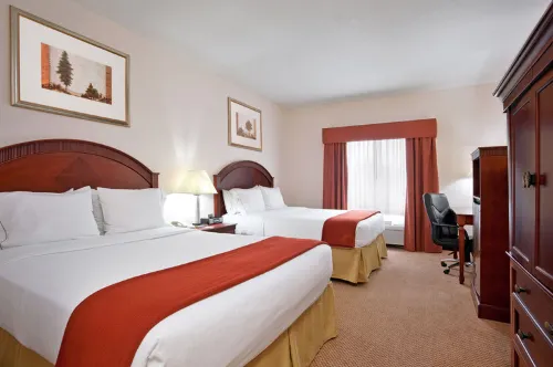 Holiday Inn Express & Suites Detroit - Farmington Hills Photos