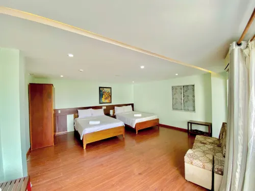 Art Deluxe Hotel Photos