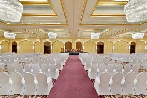The Ritz-Carlton, Dubai Бизнес-удобства Photos