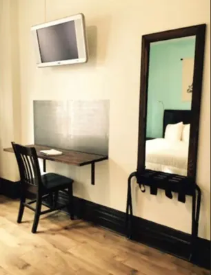 The Bartlett Hotel and Guesthouse Rooms Photos