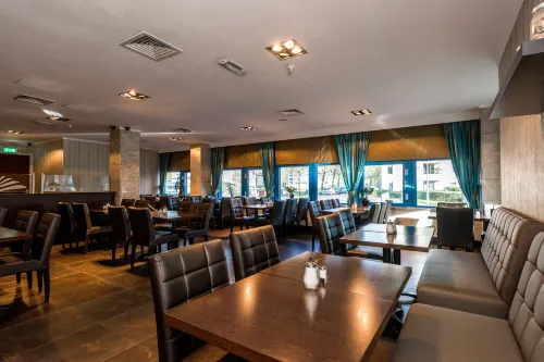 XO Hotels Blue Square Restauration Photos