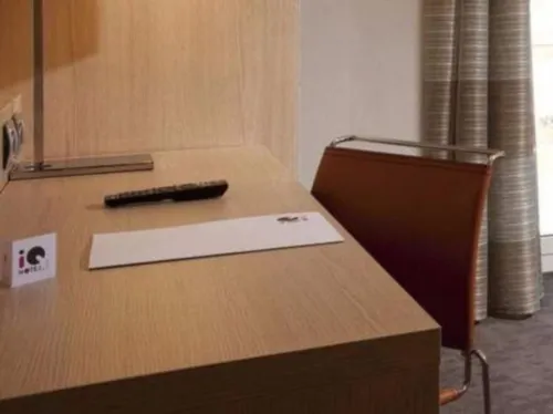 IQ Hotel Roma Business Photos