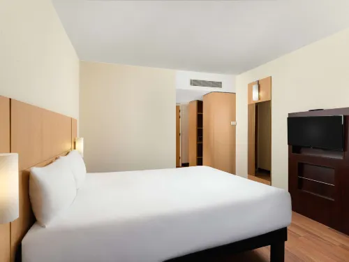 Ibis Budapest Heroes Square Номера Photos