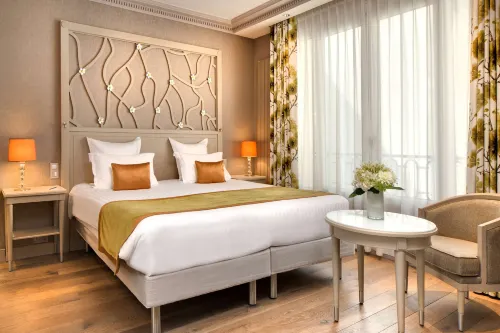 Hotel Rochester Champs Elysées Photos