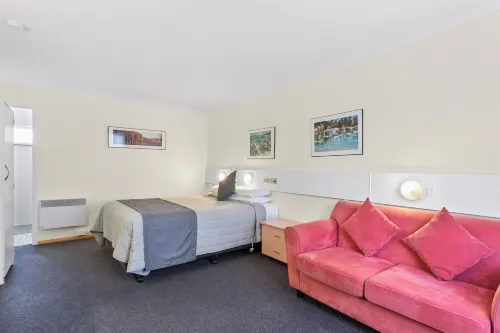 Martin Cash Motel Photos