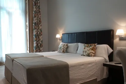 Hotel Moderno Puerta del Sol Rooms Photos