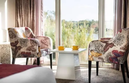 Swan River Hotel Photos