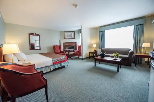 Harrison Lake Hotel Photos