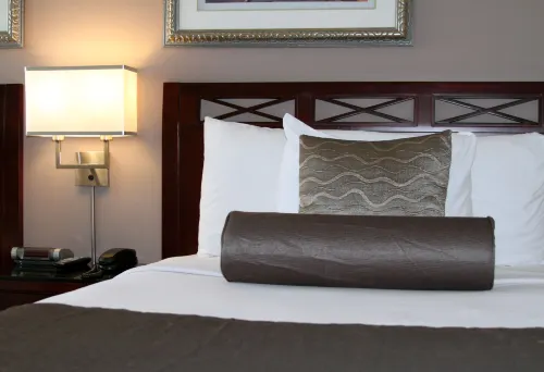 Red Lion Inn and Suites Victoria Rooms Photos