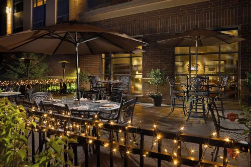 Sheraton St. Paul Woodbury Hotel Restauration Photos